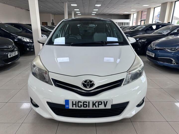 Toyota Yaris 1.33 Dual Vvt-i T Spirit Multidrive S Euro 5 HG61KPV White