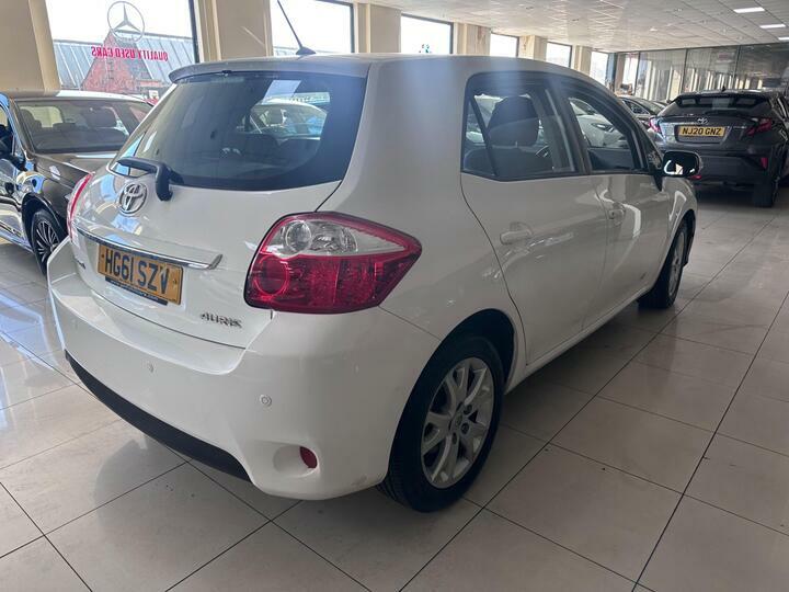 Toyota Auris 1.33 Dual Vvt-i Tr Euro 4 Ss White #3