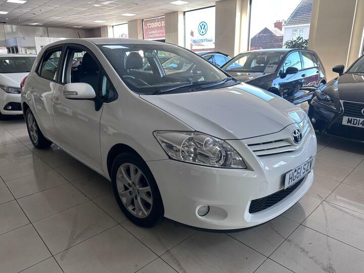 Toyota Auris 1.33 Dual Vvt-i Tr Euro 4 Ss White #2