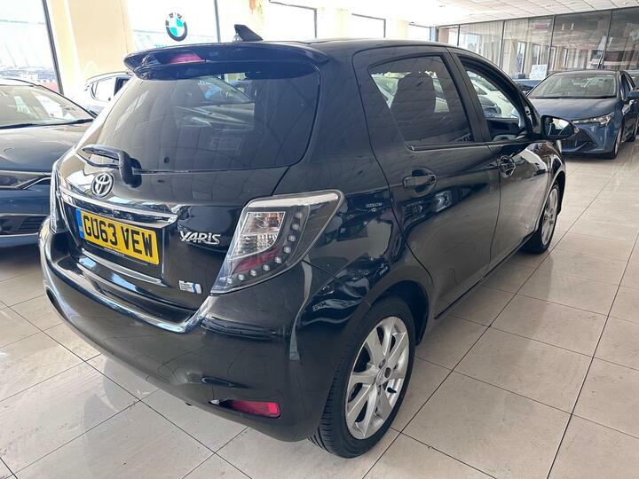 Toyota Yaris 1.5 Vvt-h T Spirit Cvt Euro 5 GU63VEW Black #3
