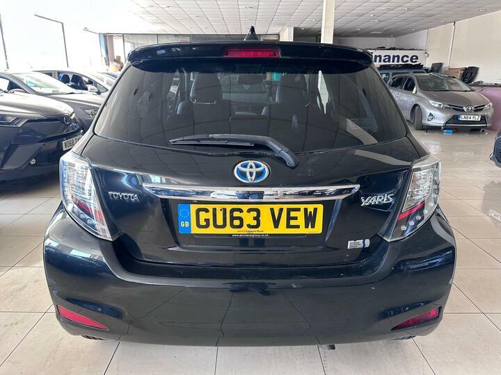 Toyota Yaris 1.5 Vvt-h T Spirit Cvt Euro 5 GU63VEW Black #4