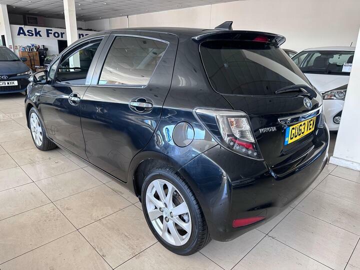 Toyota Yaris 1.5 Vvt-h T Spirit Cvt Euro 5 GU63VEW Black #5