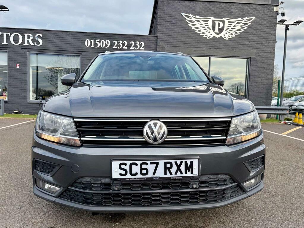 Volkswagen Tiguan 2.0 Tdi Se Navigation Euro 6 Ss SC67RXM Grey #3