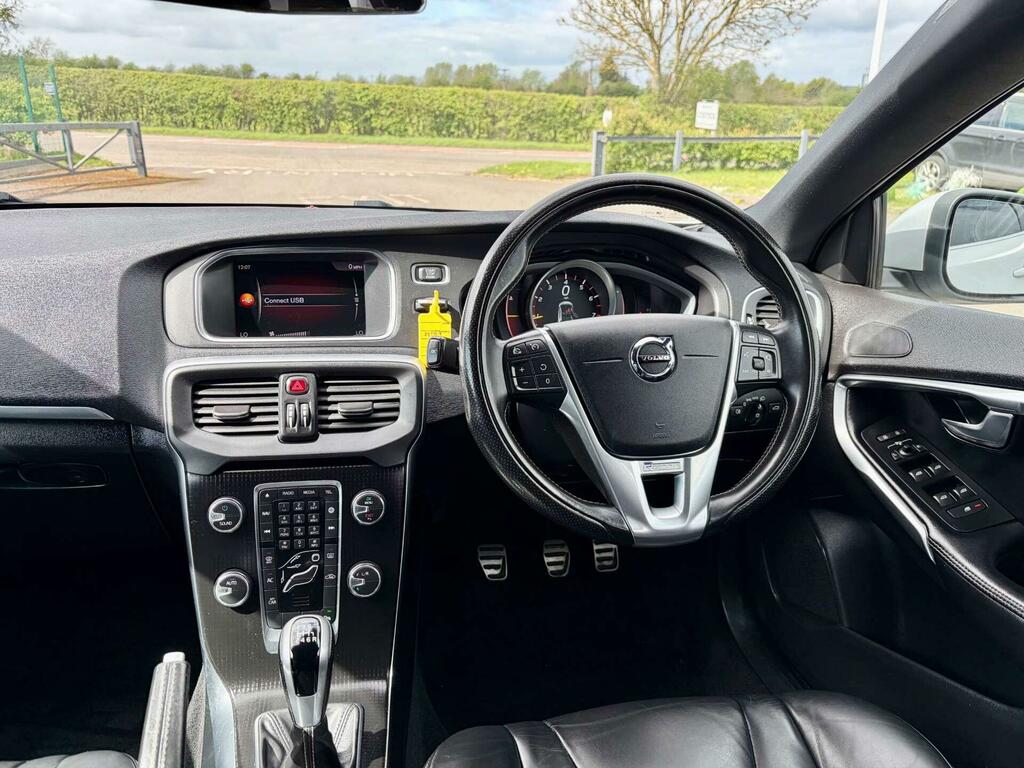 Volvo V40 2.0 T3 R-design Pro Euro 6 Ss WF67LTY White #2