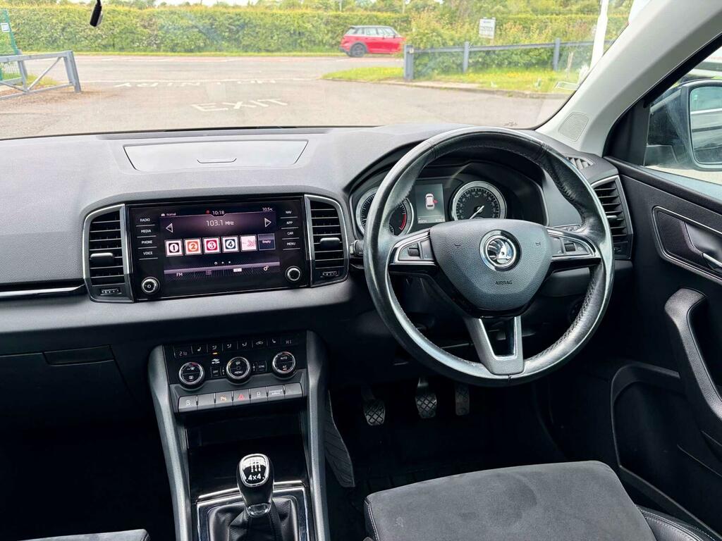 Skoda Karoq 2.0 Tdi Se L 4Wd Euro 6 Ss Black #2
