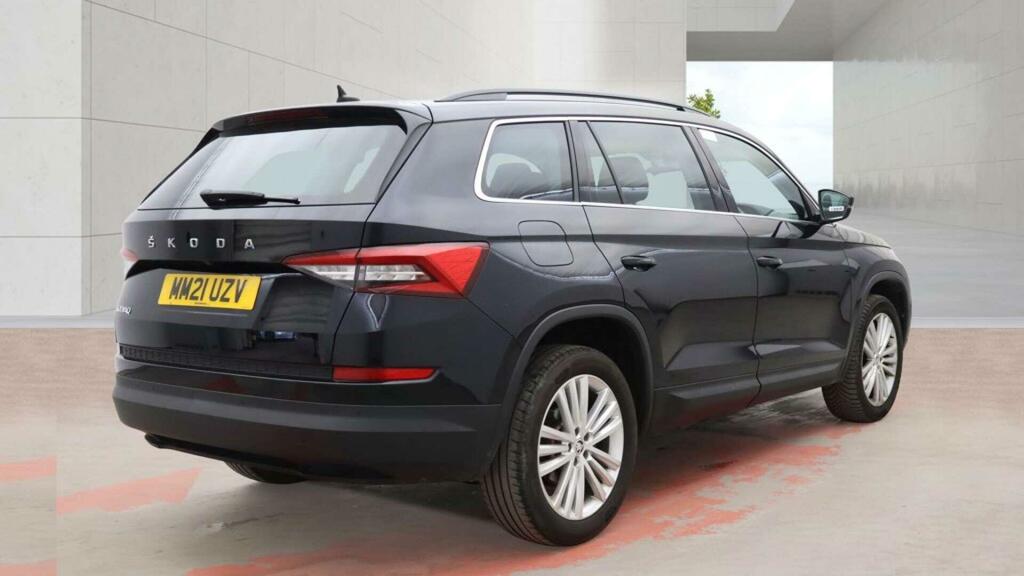 Skoda Kodiaq 1.5 Tsi Act Se L Euro 6 Ss 7 Seat MM21UZV Black #4