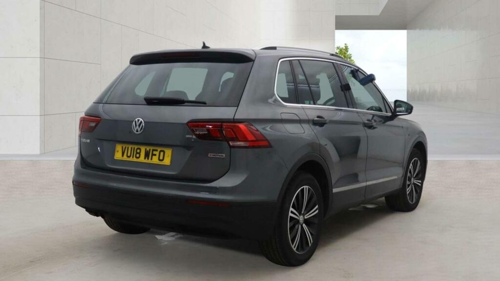 Volkswagen Tiguan 2.0 Tdi Se Navigation 4Motion Euro 6 Ss VU18WFO Grey #4