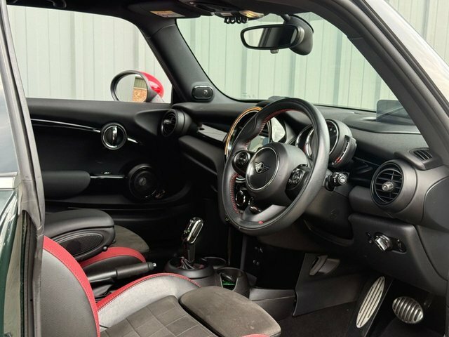 Mini Hatch Cooper Works 2.0 Hatchback PK69AWV Green #5