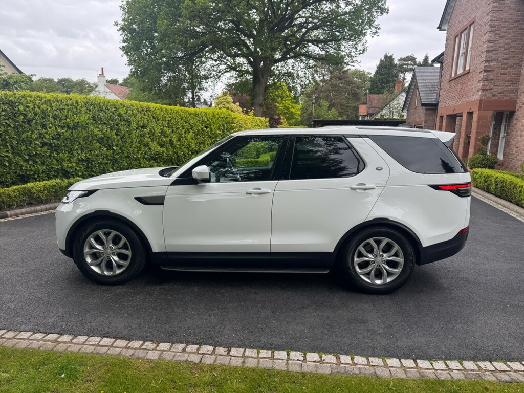 Land Rover Discovery Estate MM68PZO White #5