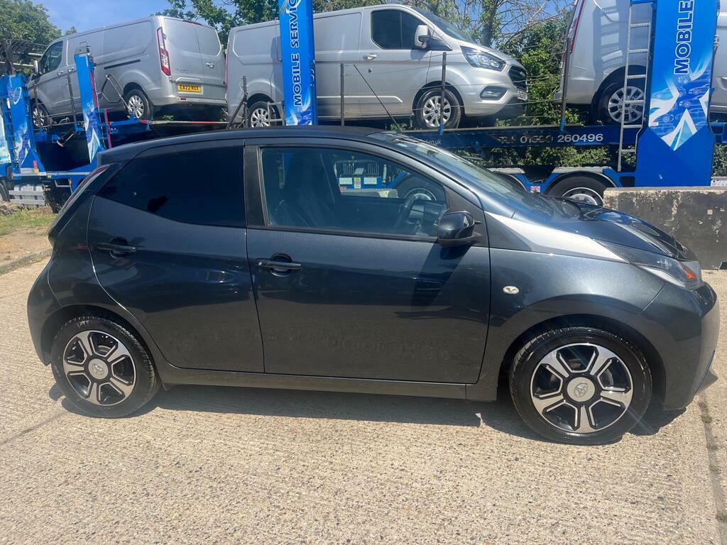 Toyota Aygo 1.0 Vvt-i X-clusiv 2 X-wave X-shift Euro 6 EF66RKN Grey #4