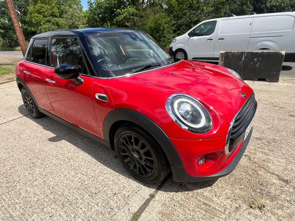 Mini Hatch 1.5 Cooper Classic Steptronic Euro 6 S S Red
