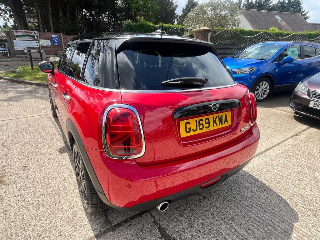 Mini Hatch 1.5 Cooper Classic Steptronic Euro 6 S S GJ69KWA Red #4