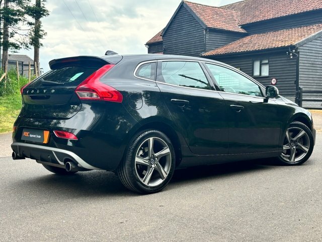 Volvo V40 T3 R-design Lux Nav Black #2