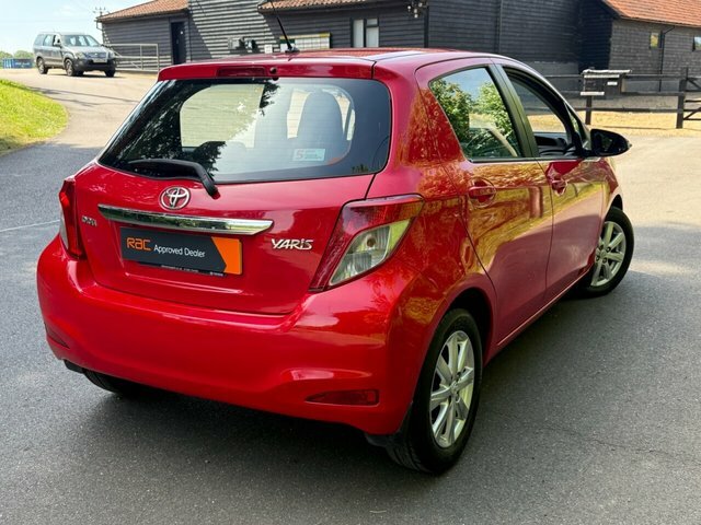 Toyota Yaris Dual Vvt-i Tr Hatchback BN63VHG Red #2