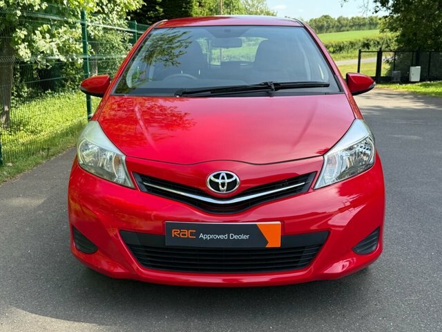 Toyota Yaris Dual Vvt-i Tr Hatchback BN63VHG Red #3