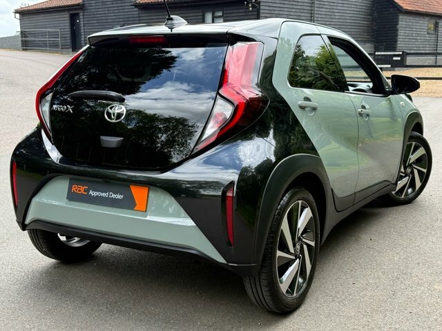Toyota Aygo X Vvt-i Edge Hatchback EA75UDP Green #2