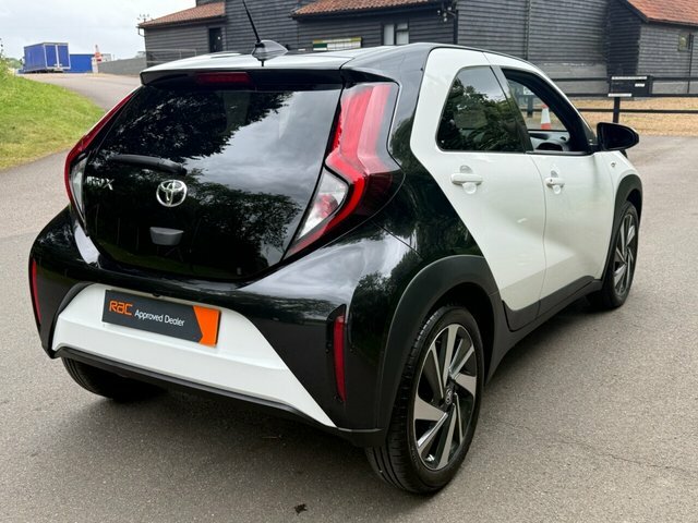 Toyota Aygo X Vvt-i Edge Hatchback EK75JXH White #6