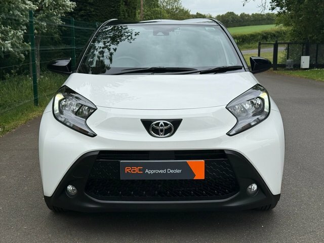 Toyota Aygo X Vvt-i Edge Hatchback EK75JXH White #3