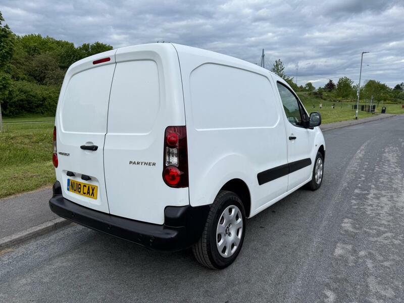 Peugeot Partner 1.6 Bluehdi 854 Professional L1 NU18CAX White #2