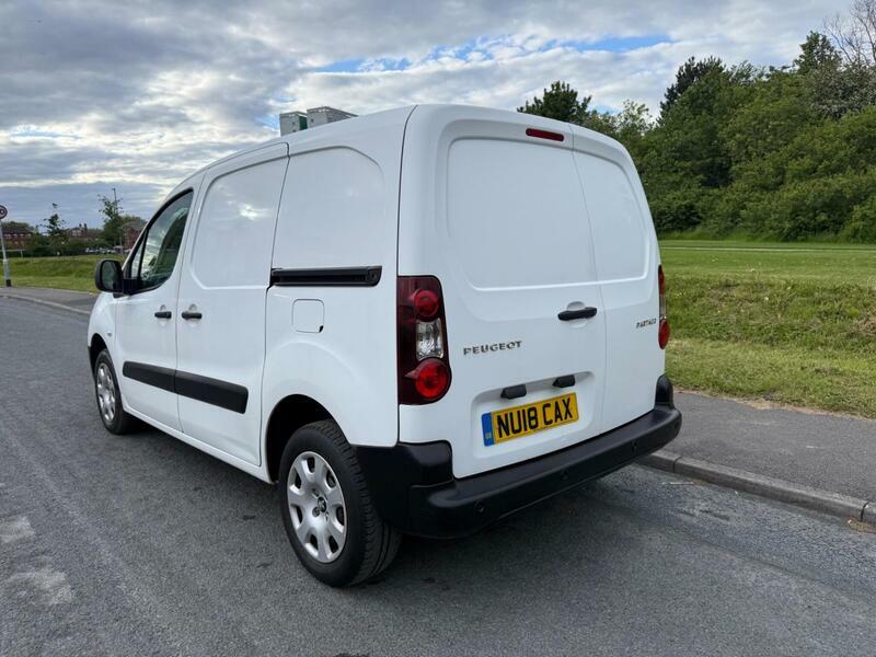 Peugeot Partner 1.6 Bluehdi 854 Professional L1 NU18CAX White #3