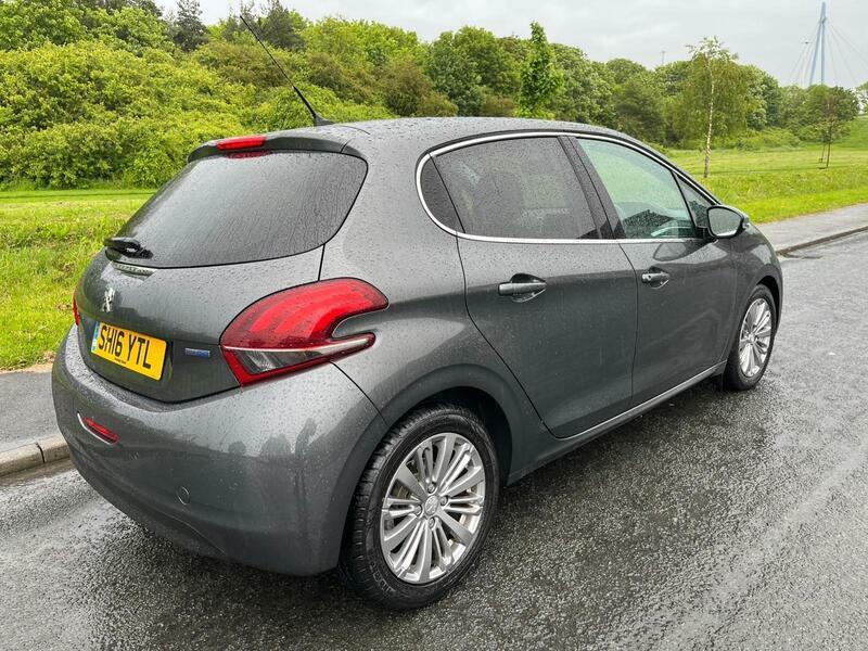 Peugeot 208 1.6 Bluehdi Allure Euro 6 SH16YTL Grey #2