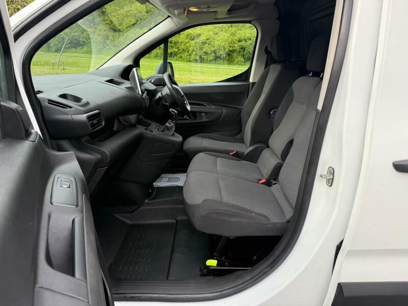 Peugeot Partner 1.5 Bluehdi 650 Professional Standard Panel Van Sw White