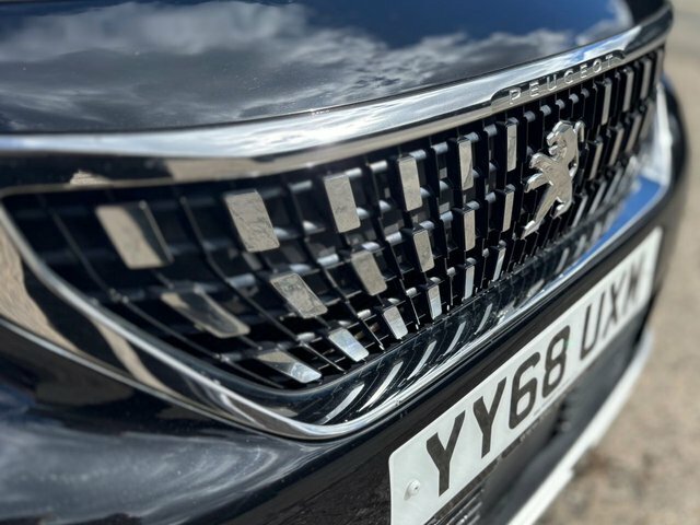 Peugeot 3008 Suv YY68UXM Black #5