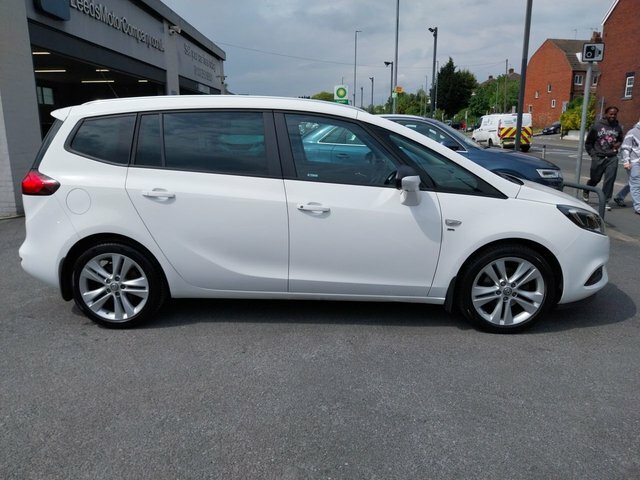 Vauxhall Zafira Tourer Mpv BD17UZU White #2