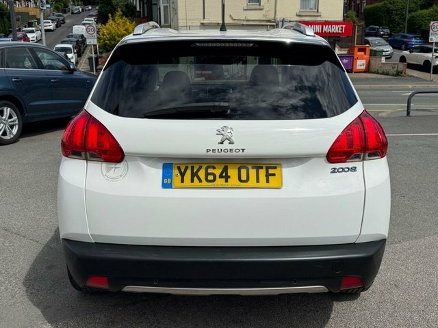 Peugeot 2008 Suv White #4