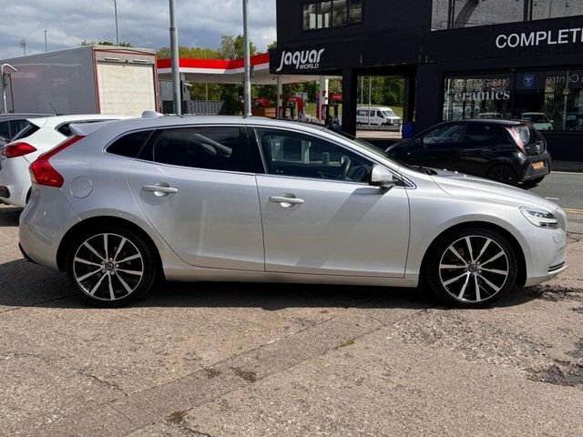 Volvo V40 Hatchback KV69MUO Silver #5