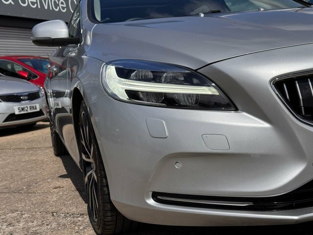 Volvo V40 Hatchback KV69MUO Silver #3