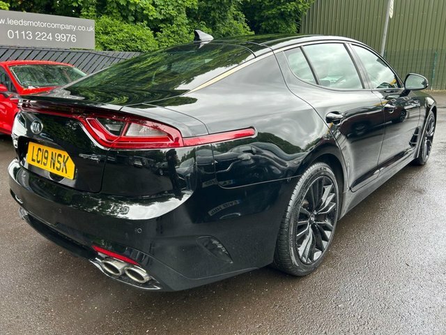 Kia Stinger Hatchback Red #3