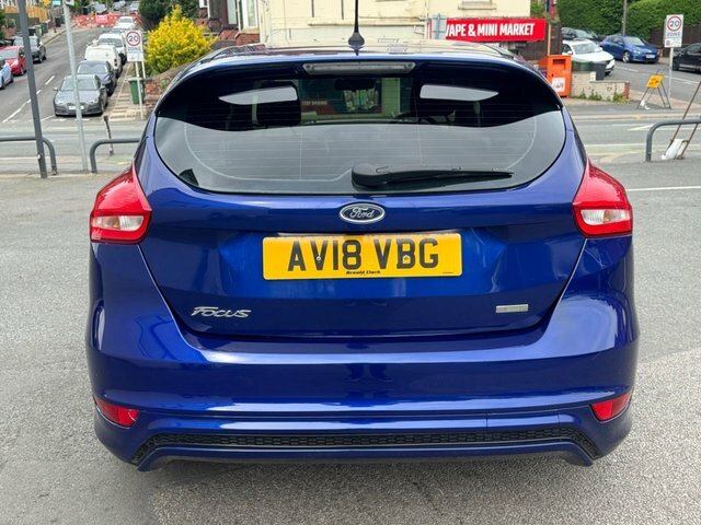 Ford Focus Hatchback AV18VBG Blue #4