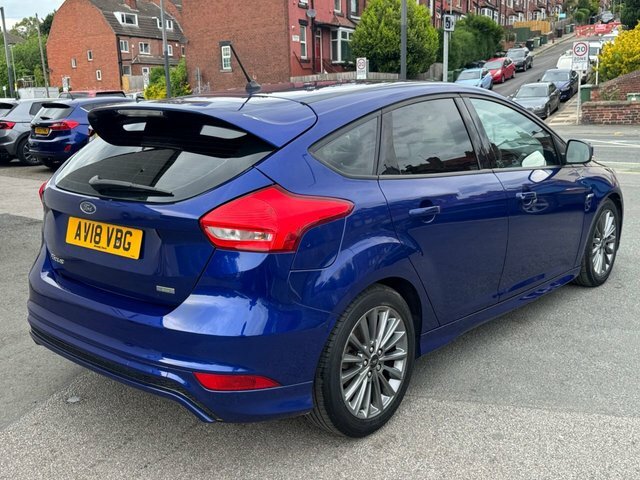 Ford Focus Hatchback AV18VBG Blue #3
