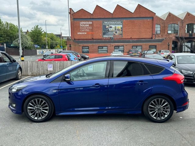Ford Focus Hatchback AV18VBG Blue #5