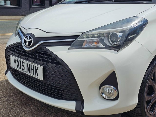 Toyota Yaris Hatchback YX15NHK White #6