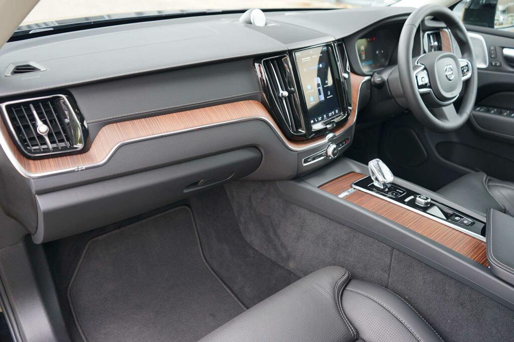 Volvo XC60 2.0 B5 Mhev Ultimate Awd Euro 6 Ss  Black #2