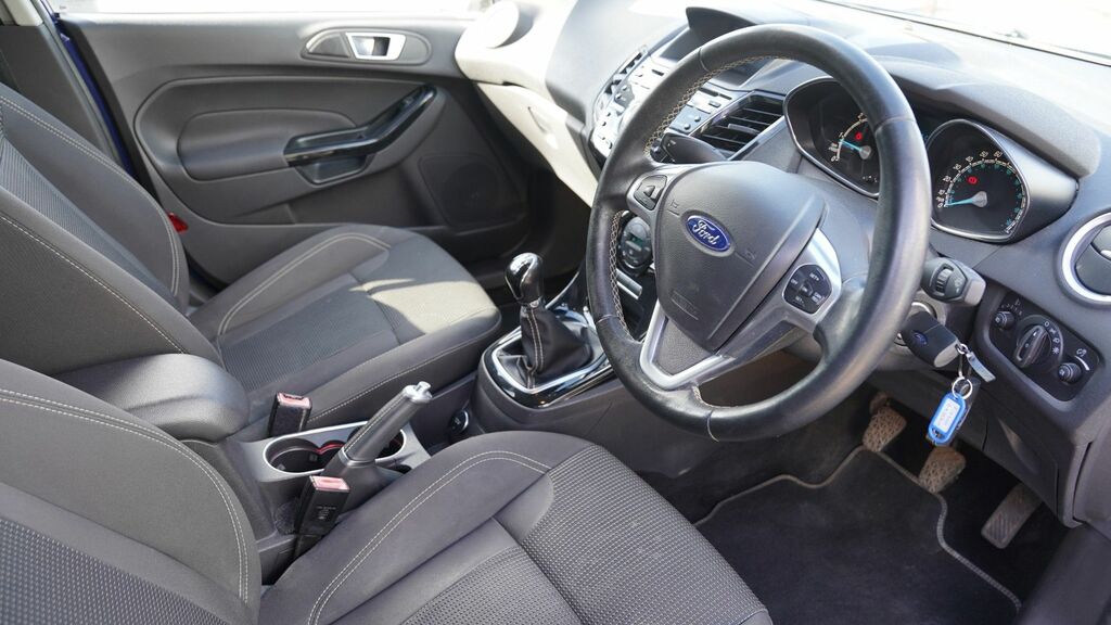 Ford Fiesta 2015 1.5 Tdci Econetic Titanium Hatchback Dies EX65KUS Blue #4