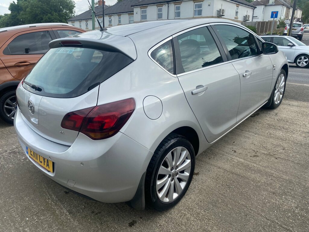 Vauxhall Astra 1.6 16V Elite Hatchback Euro 5 LV11CYA Silver #3