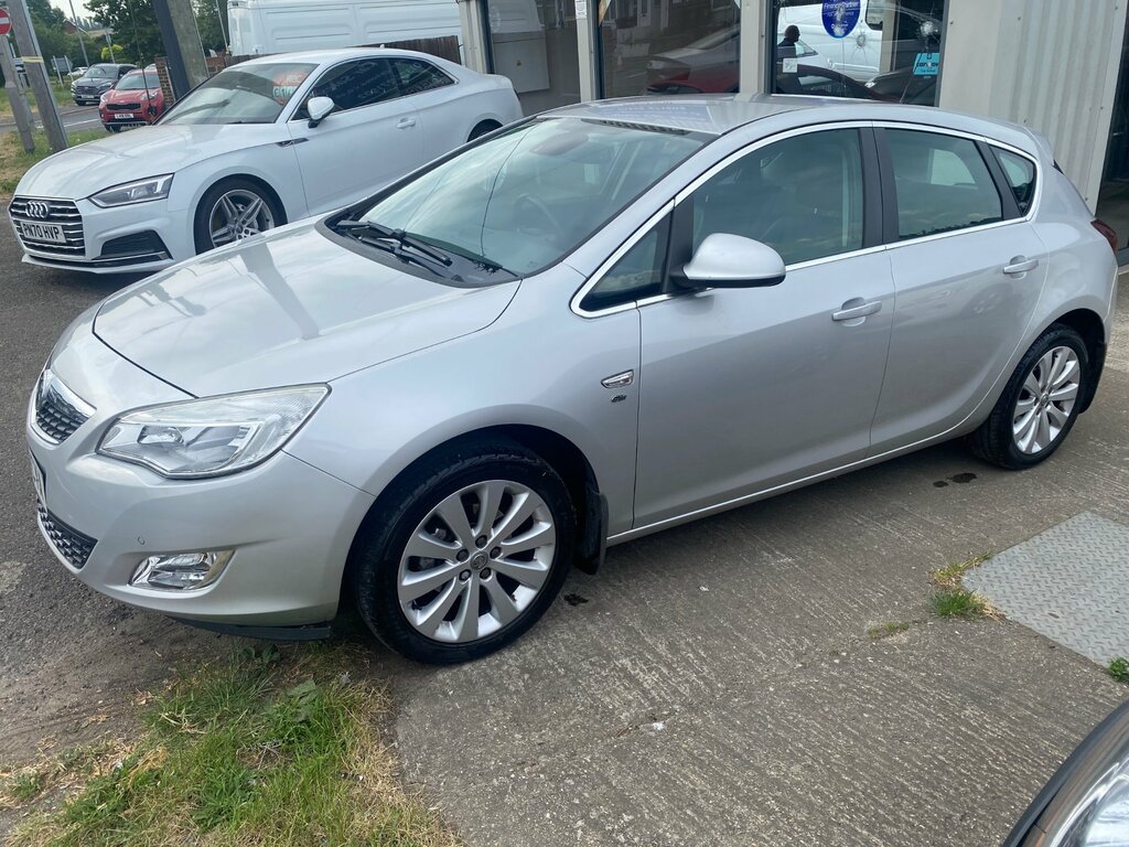 Vauxhall Astra 1.6 16V Elite Hatchback Euro 5 LV11CYA Silver #5