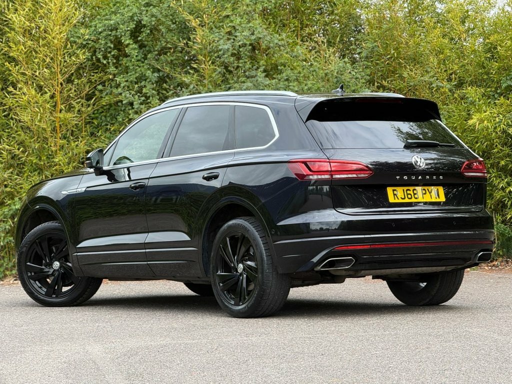 Volkswagen Touareg 3L R-line Tech RJ68PYW Black #2