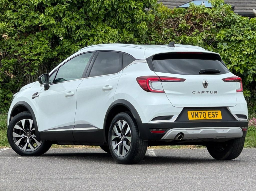 Renault Captur 1.3L S Edition VN70ESF White #2