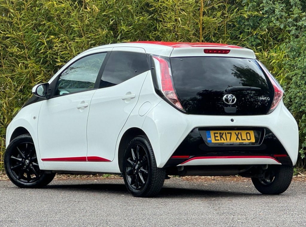 Toyota Aygo 1L X-press EK17XLO White #2