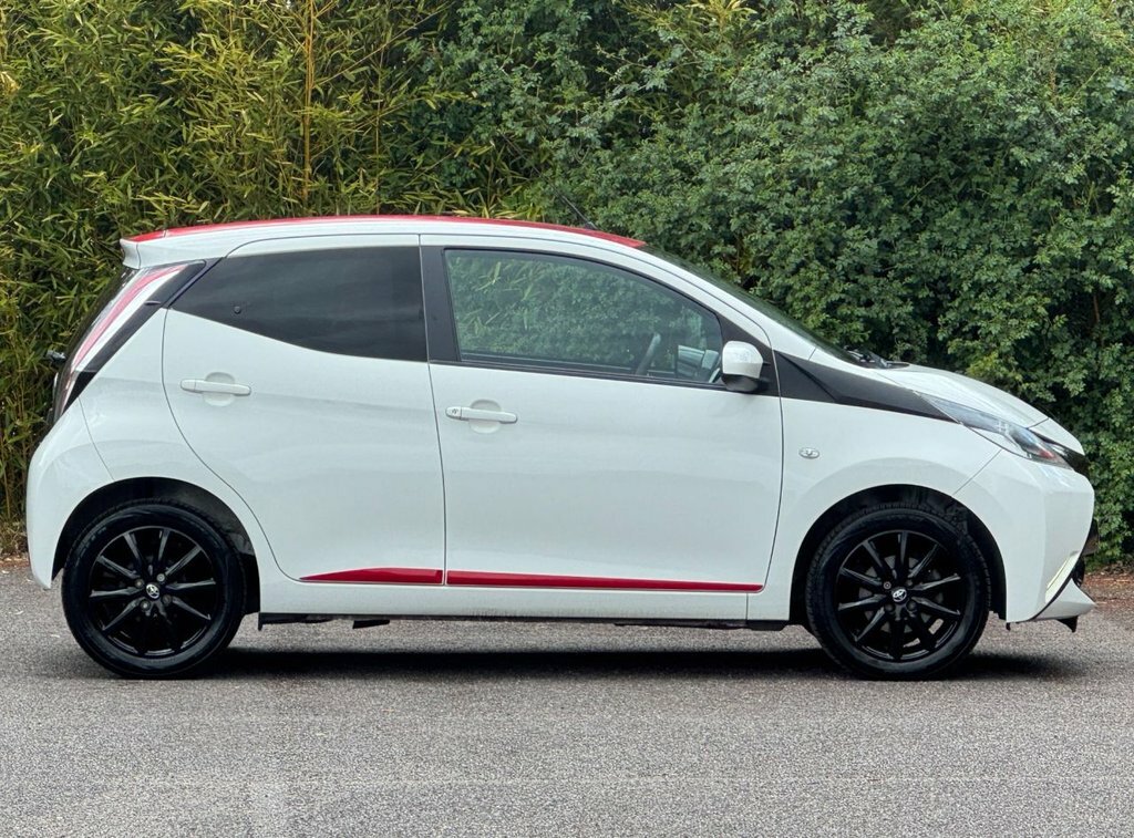 Toyota Aygo 1L X-press EK17XLO White #3