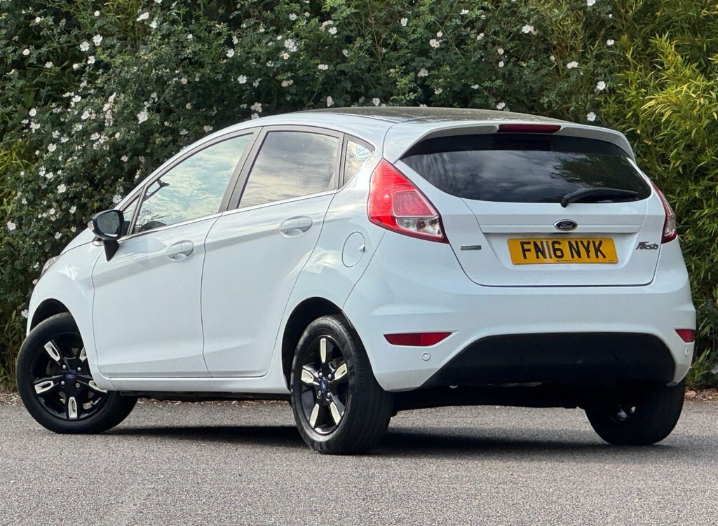 Ford Fiesta 1L Zetec White Edition FN16NYK White #2
