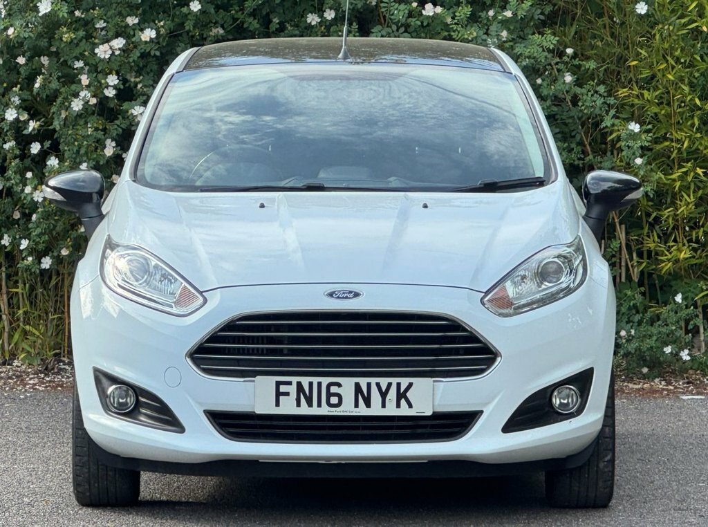 Ford Fiesta 1L Zetec White Edition FN16NYK White #5