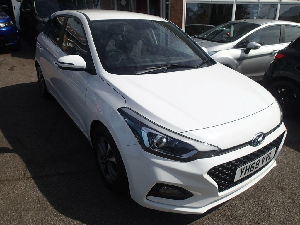 Hyundai I20 1.2 Se Launch Edition Euro 6 Ss White