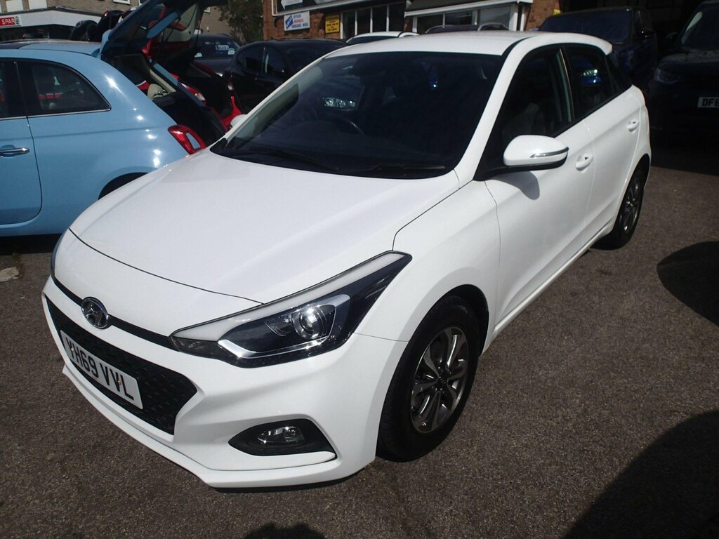 Hyundai I20 1.2 Se Launch Edition Euro 6 Ss YH69VVL White #2