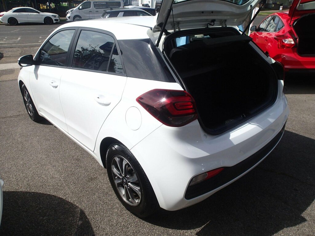 Hyundai I20 1.2 Se Launch Edition Euro 6 Ss YH69VVL White #6
