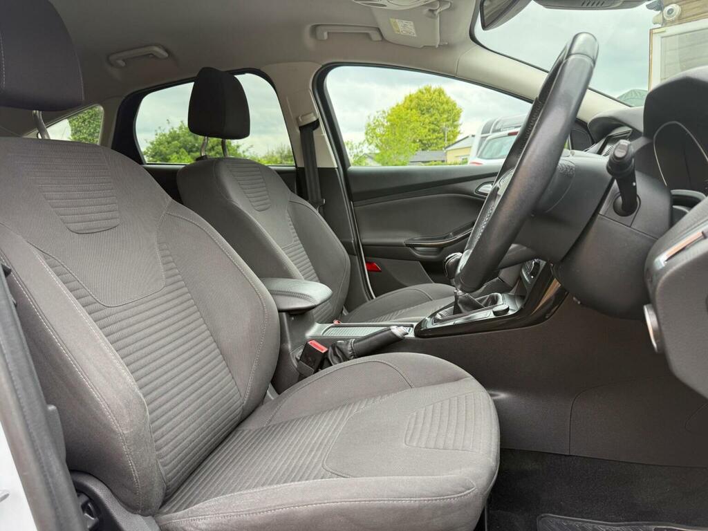 Ford Focus Hatchback 1.5 Tdci Titanium Euro 6 Ss 2016 FM16JUC White #5